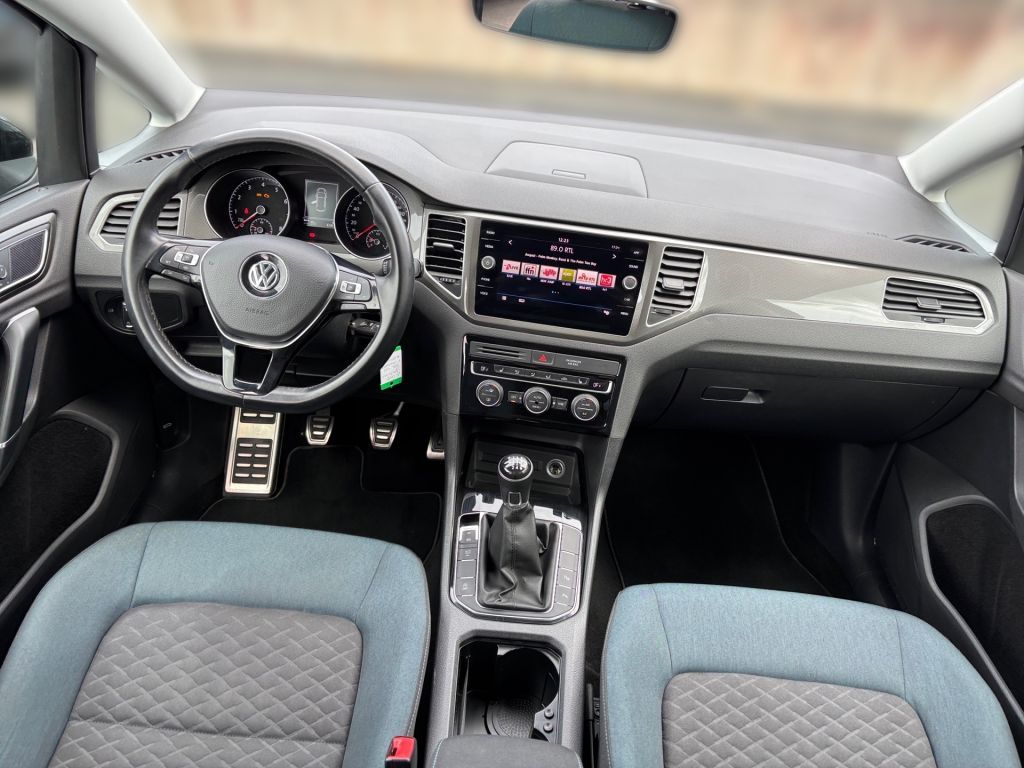 Fahrzeugabbildung Volkswagen Golf Sportsvan 1.0 TSI IQ.DRIVE