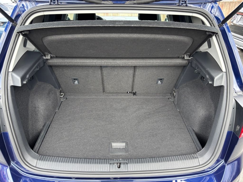 Fahrzeugabbildung Volkswagen Golf Sportsvan 1.0 TSI IQ.DRIVE