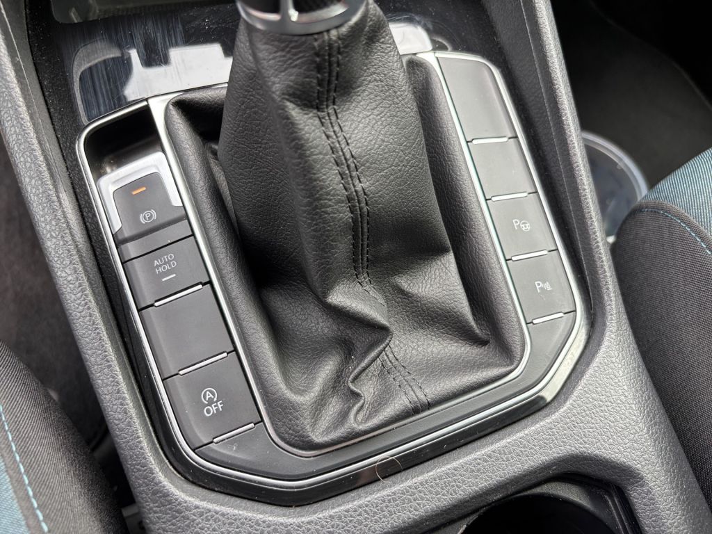 Fahrzeugabbildung Volkswagen Golf Sportsvan 1.0 TSI IQ.DRIVE
