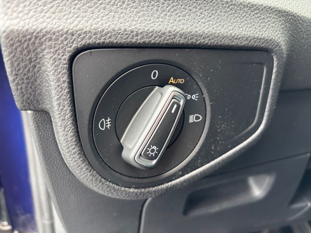Fahrzeugabbildung Volkswagen Golf Sportsvan 1.0 TSI IQ.DRIVE
