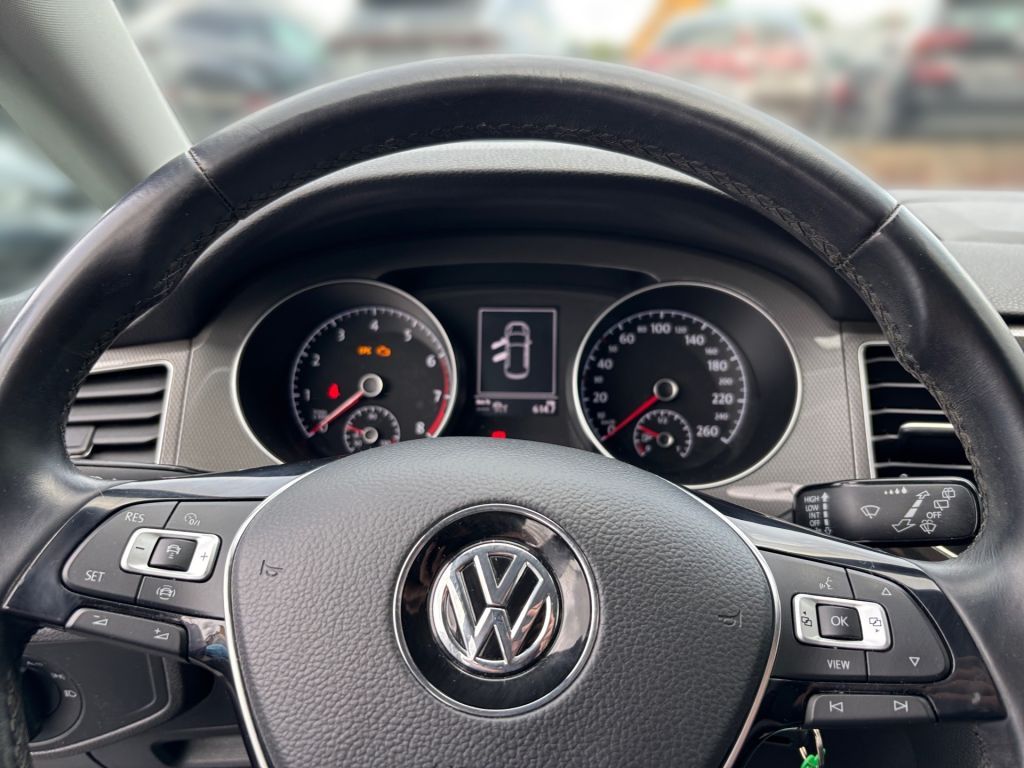 Fahrzeugabbildung Volkswagen Golf Sportsvan 1.0 TSI IQ.DRIVE