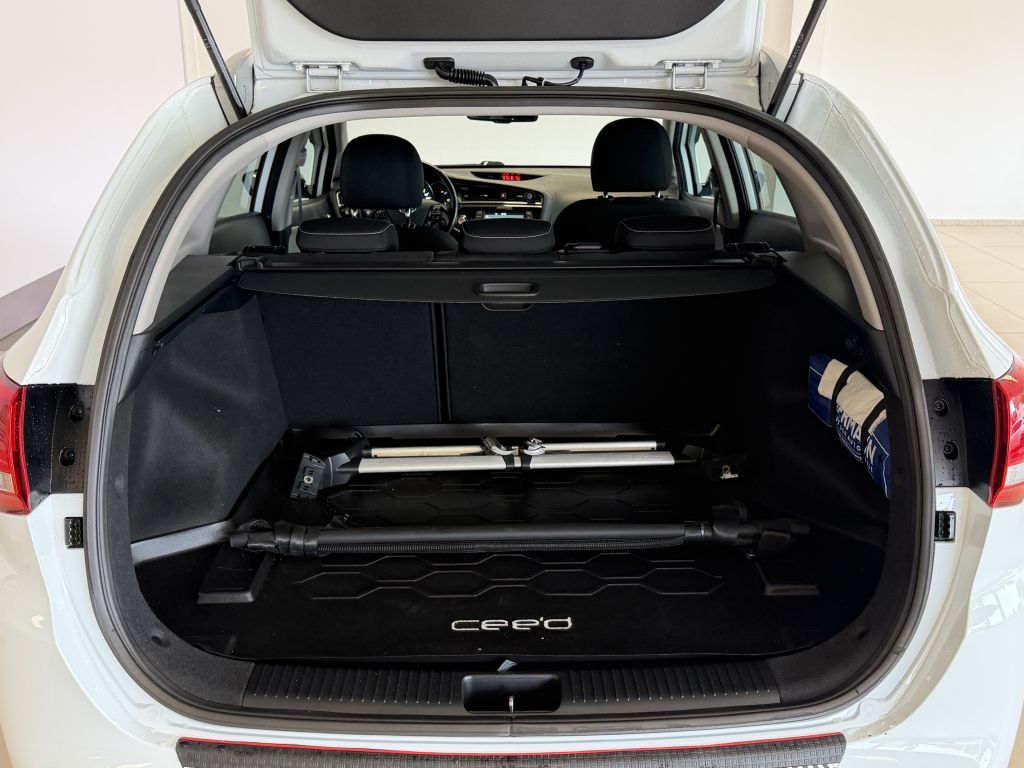 Fahrzeugabbildung Kia Ceed 1.6 CRDi Sportswagon Spirit
