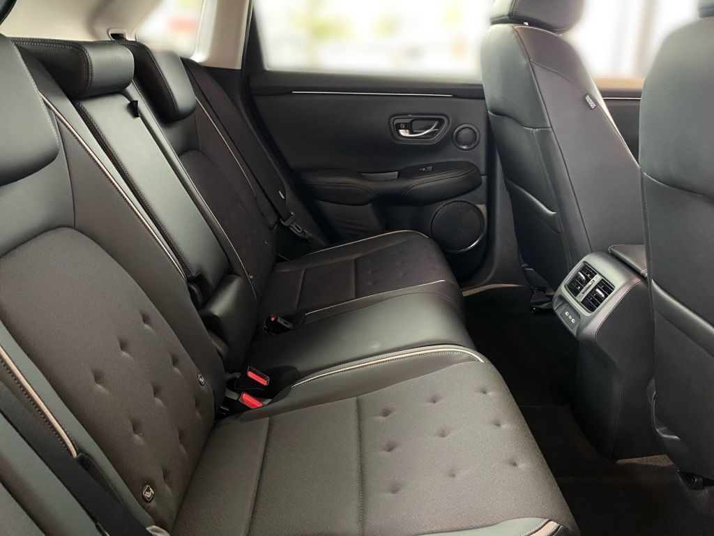 Fahrzeugabbildung Honda ZR-V e:HEV 2.0 i-MMD Hybrid Sport