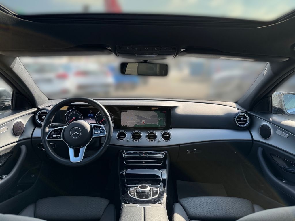 Fahrzeugabbildung Mercedes-Benz E 300 de 9G-TRONIC +Pano+Totwinkela.+R.Kamera