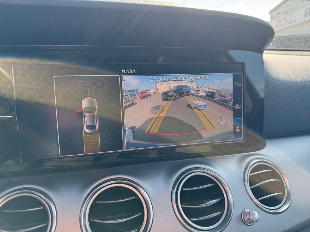 Fahrzeugabbildung Mercedes-Benz E 300 de 9G-TRONIC +Pano+Totwinkela.+R.Kamera