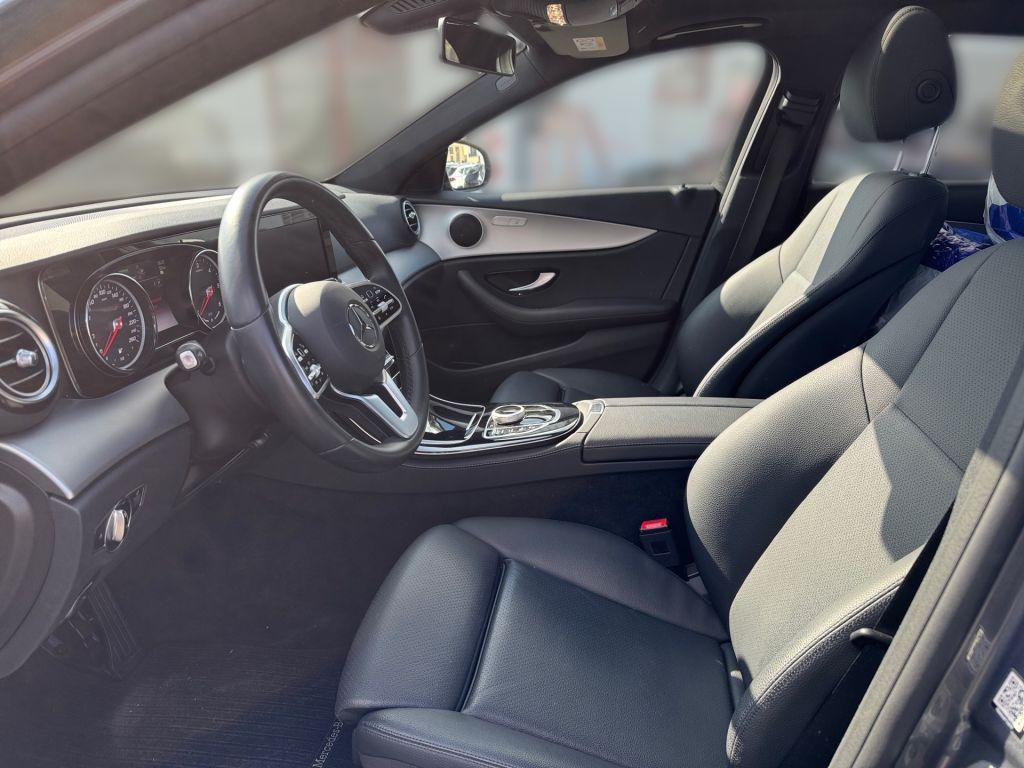 Fahrzeugabbildung Mercedes-Benz E 300 de 9G-TRONIC +Pano+Totwinkela.+R.Kamera