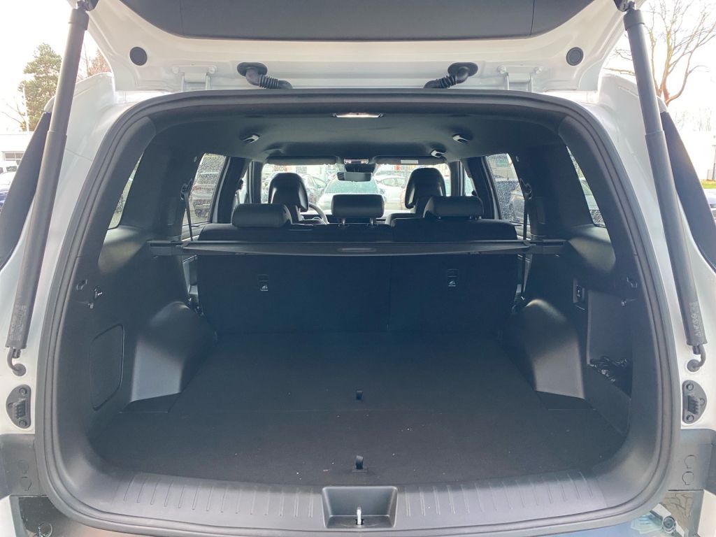 Fahrzeugabbildung Hyundai SANTA FE 1.6 Plugin-Hybrid 4WD Blackline (MX5)