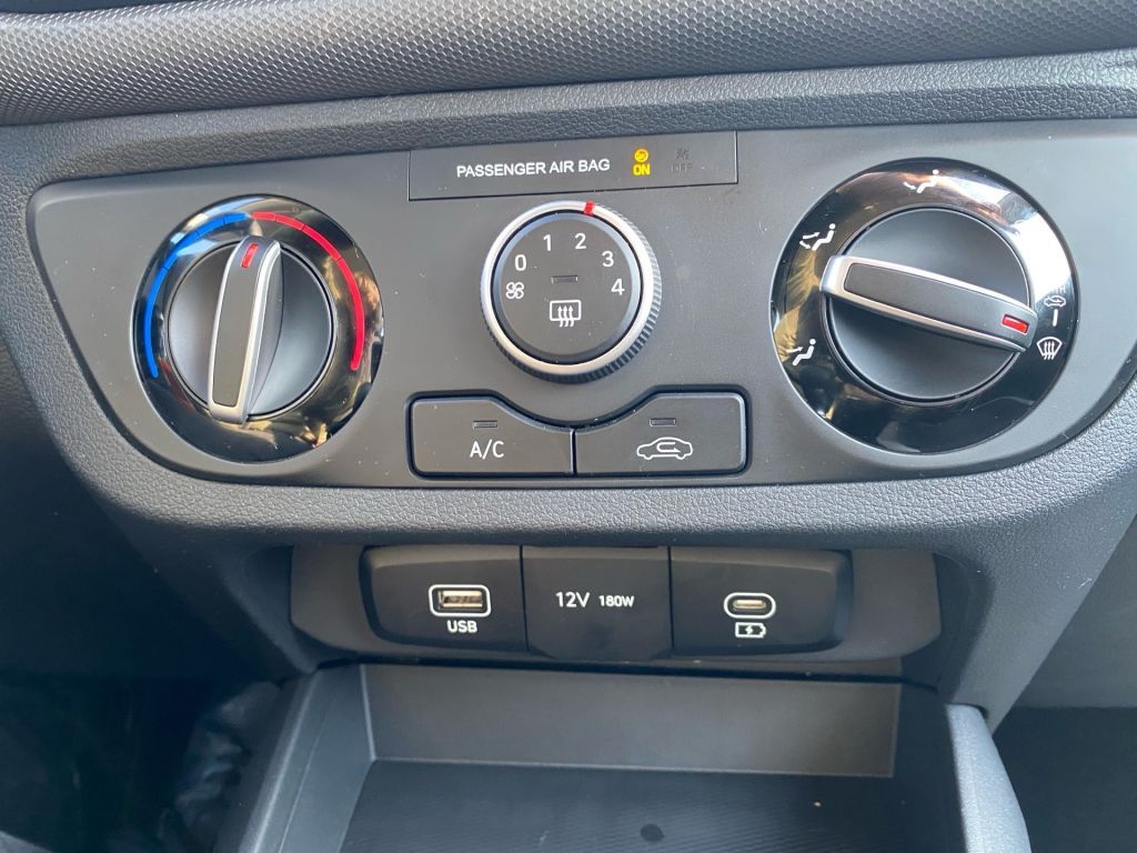 Fahrzeugabbildung Hyundai i10 1.0 Select (AC3)
