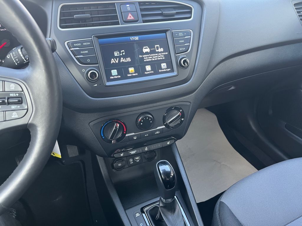 Fahrzeugabbildung Hyundai i20 blue 1.0 T-GDI DCT Trend Automatik sofort