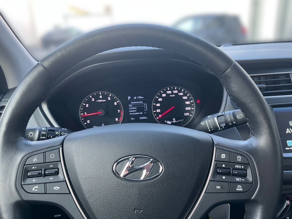 Fahrzeugabbildung Hyundai i20 blue 1.0 T-GDI DCT Trend Automatik sofort