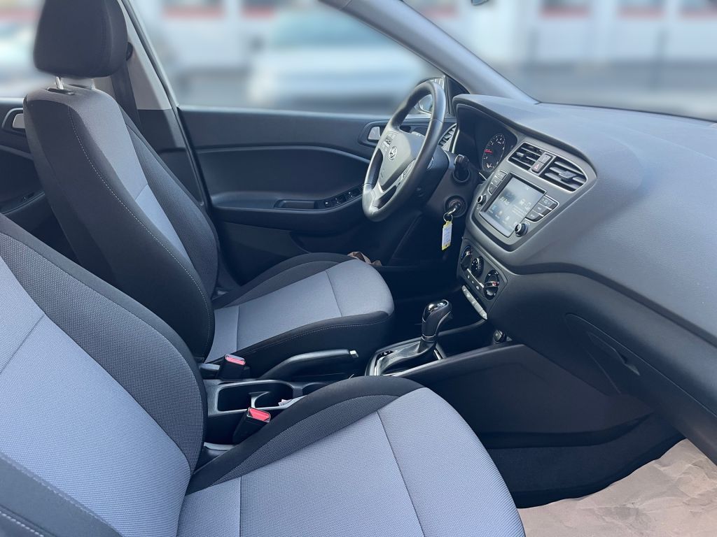 Fahrzeugabbildung Hyundai i20 blue 1.0 T-GDI DCT Trend Automatik sofort