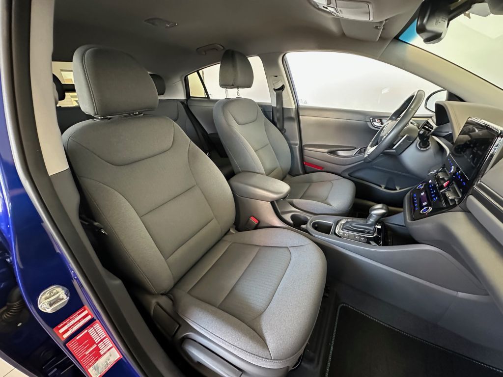 Fahrzeugabbildung Hyundai IONIQ Plug-in-Hybrid 1.6 GDI Style