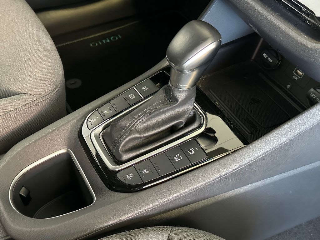 Fahrzeugabbildung Hyundai IONIQ Plug-in-Hybrid 1.6 GDI Style