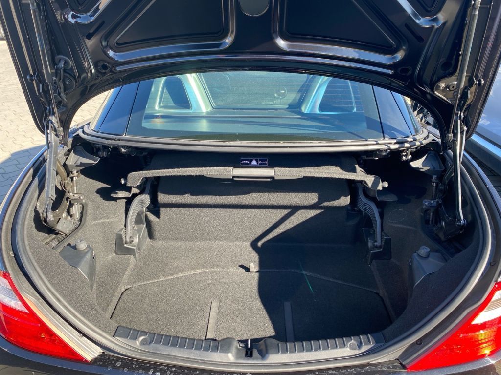 Fahrzeugabbildung Mercedes-Benz SLK 200+Pano.+SHZ.