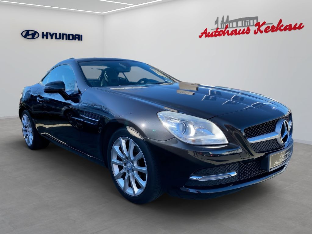 Fahrzeugabbildung Mercedes-Benz SLK 200+Pano.+SHZ.