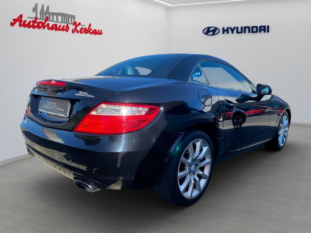 Fahrzeugabbildung Mercedes-Benz SLK 200+Pano.+SHZ.