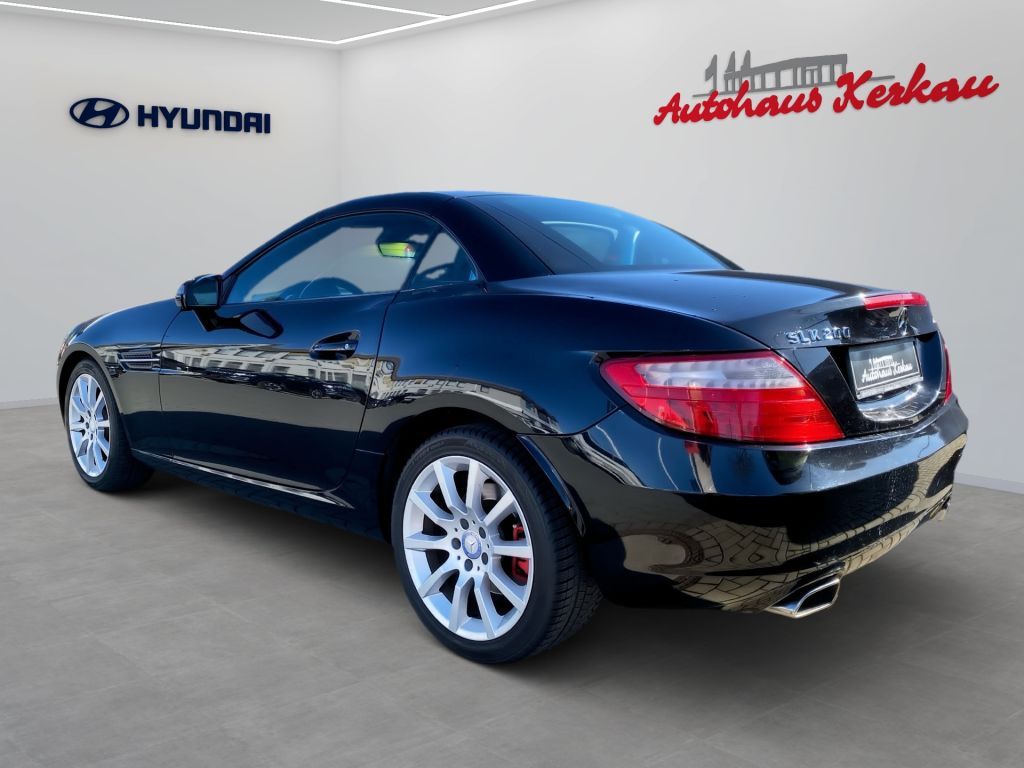 Fahrzeugabbildung Mercedes-Benz SLK 200+Pano.+SHZ.