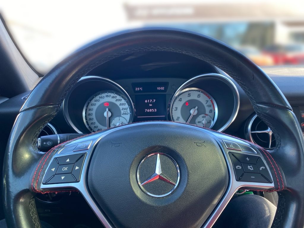 Fahrzeugabbildung Mercedes-Benz SLK 200+Pano.+SHZ.