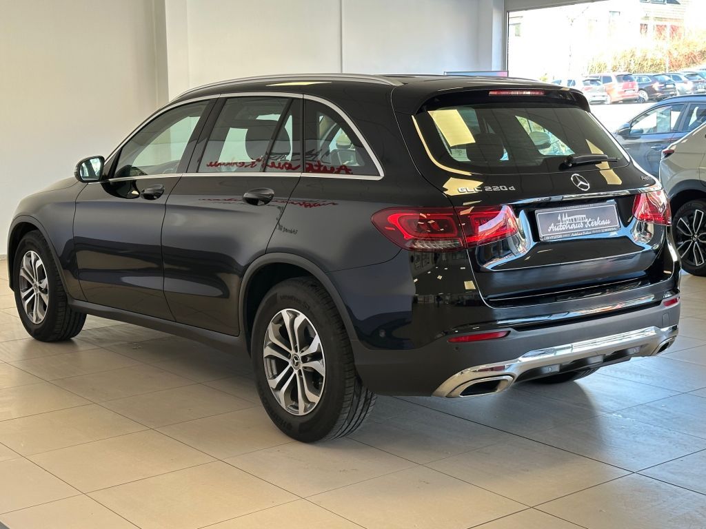 Fahrzeugabbildung Mercedes-Benz GLC 220 d 4Matic +Business Paket+LED+Carplay+