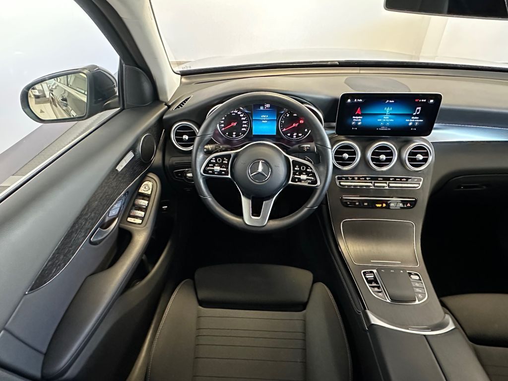 Fahrzeugabbildung Mercedes-Benz GLC 220 d 4Matic +Business Paket+LED+Carplay+