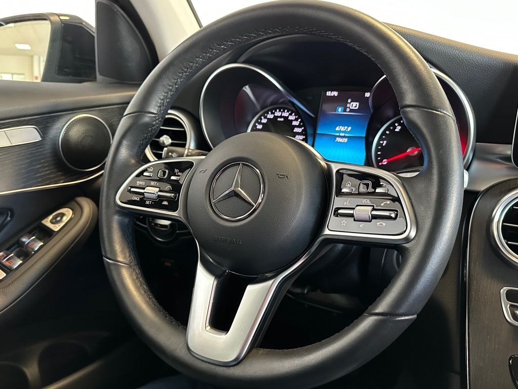 Fahrzeugabbildung Mercedes-Benz GLC 220 d 4Matic +Business Paket+LED+Carplay+