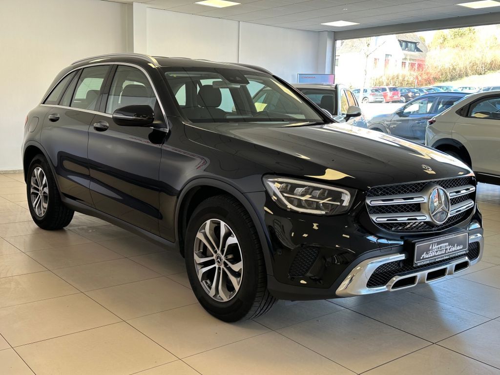 Fahrzeugabbildung Mercedes-Benz GLC 220 d 4Matic +Business Paket+LED+Carplay+