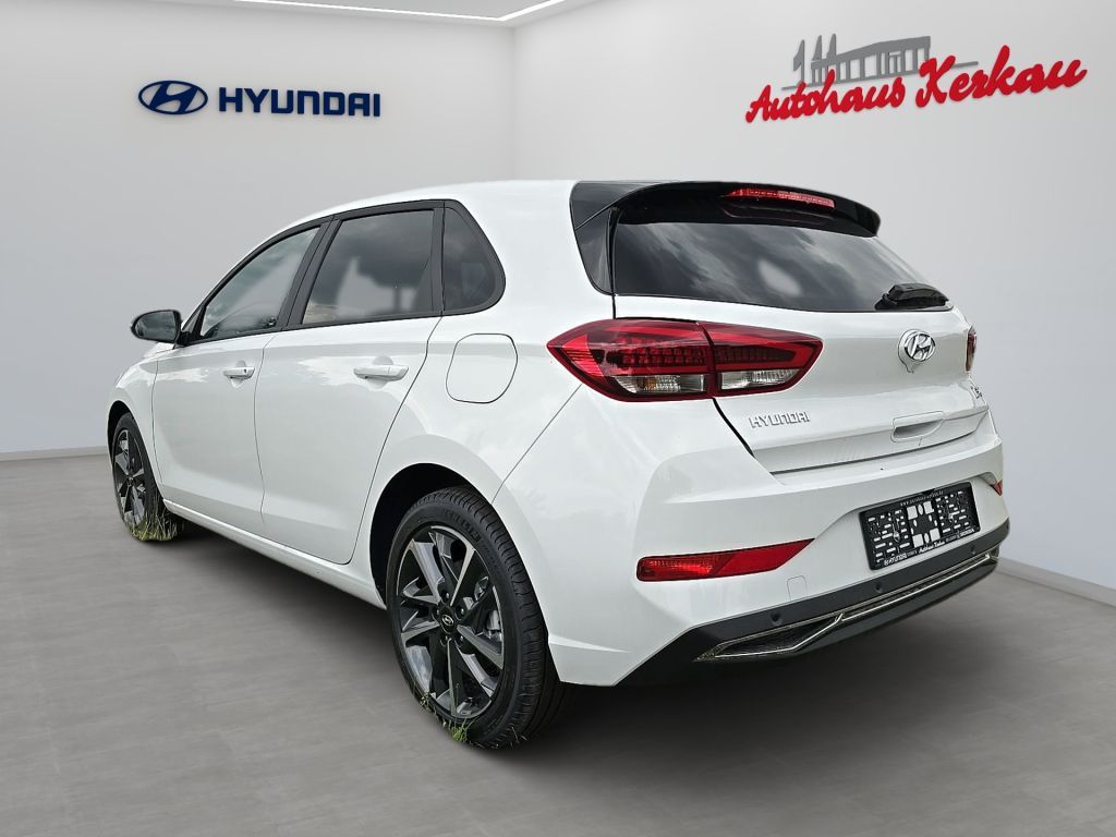 Fahrzeugabbildung Hyundai i30 1.0 T-GDI DCT Connect & Go+LED+Navi+EPH v+h