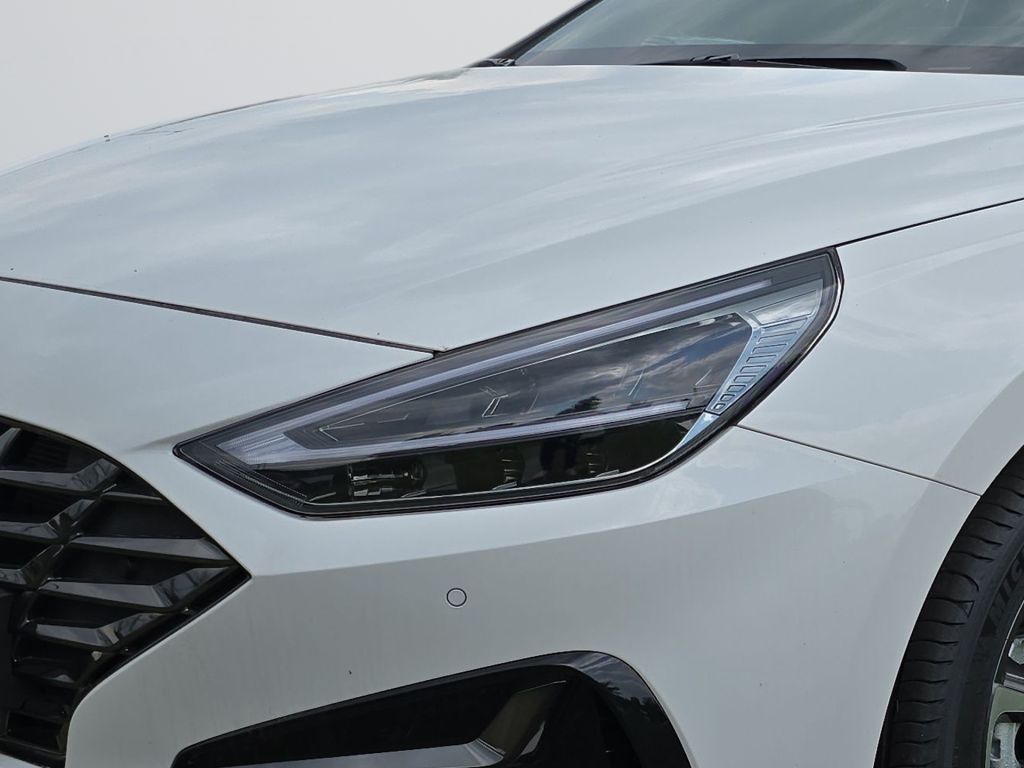 Fahrzeugabbildung Hyundai i30 1.0 T-GDI DCT Connect & Go+LED+Navi+EPH v+h