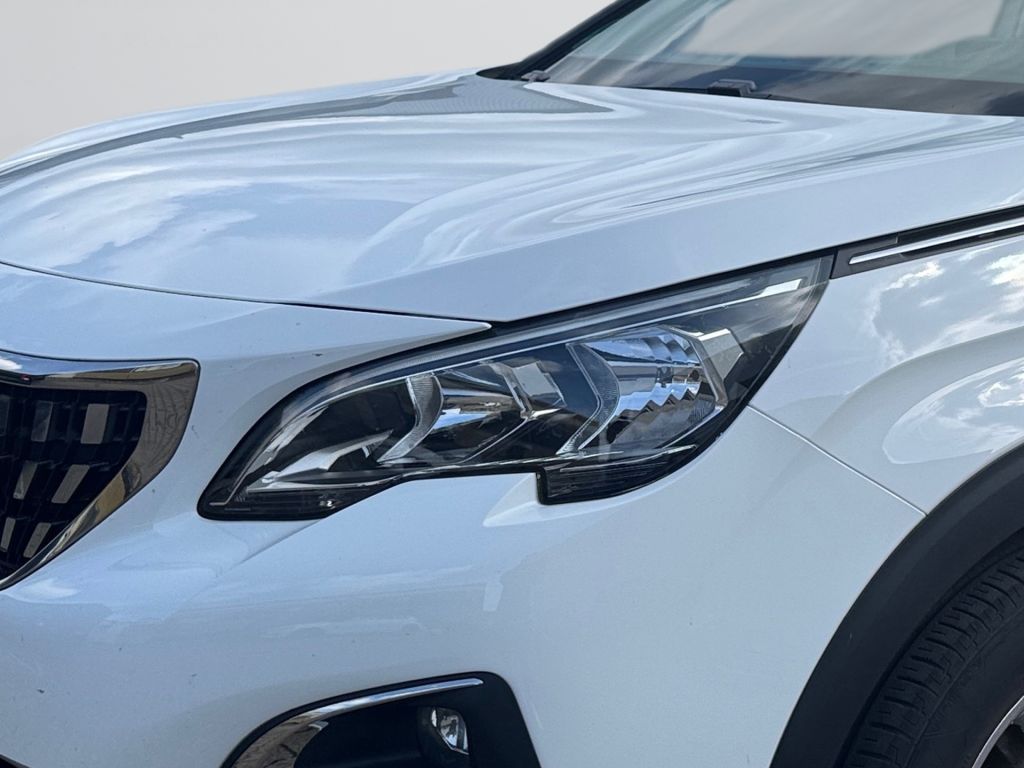 Fahrzeugabbildung Peugeot 3008 PureTech 130 Stop & Start Crossway