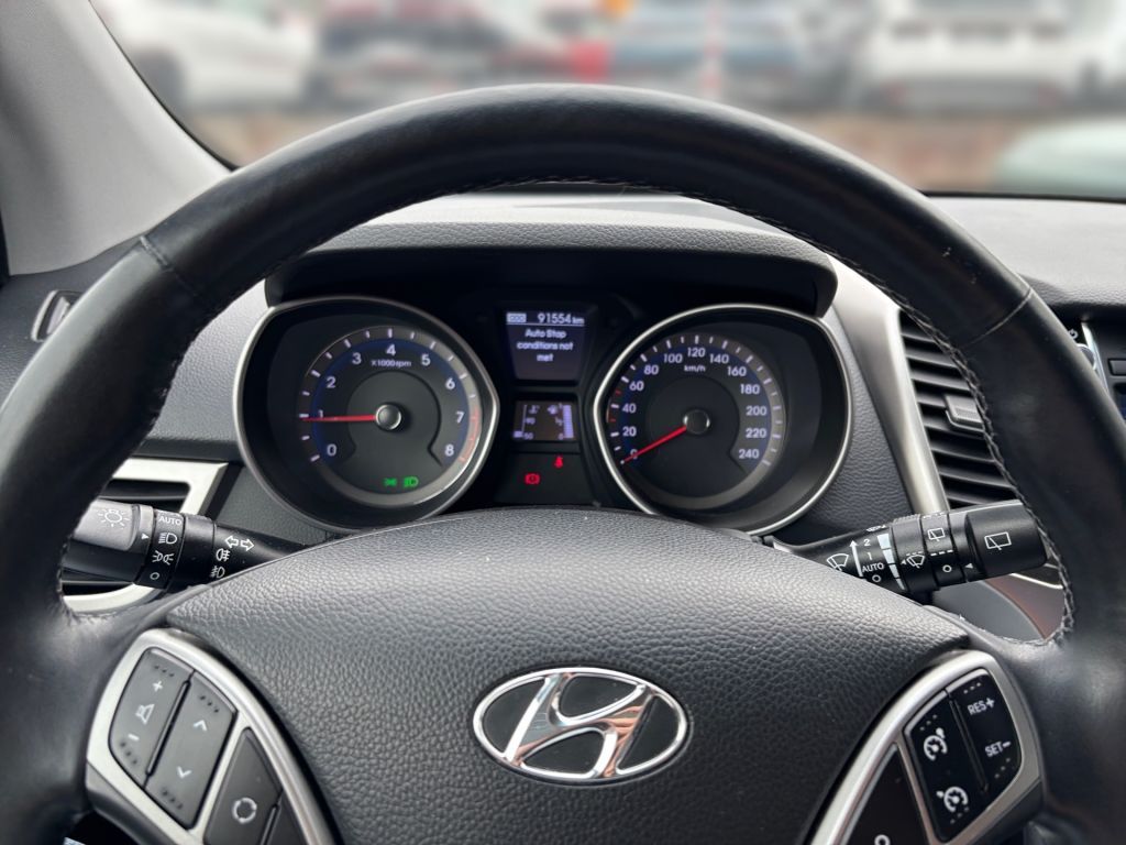 Fahrzeugabbildung Hyundai i30 blue 1.4 YES! Gold