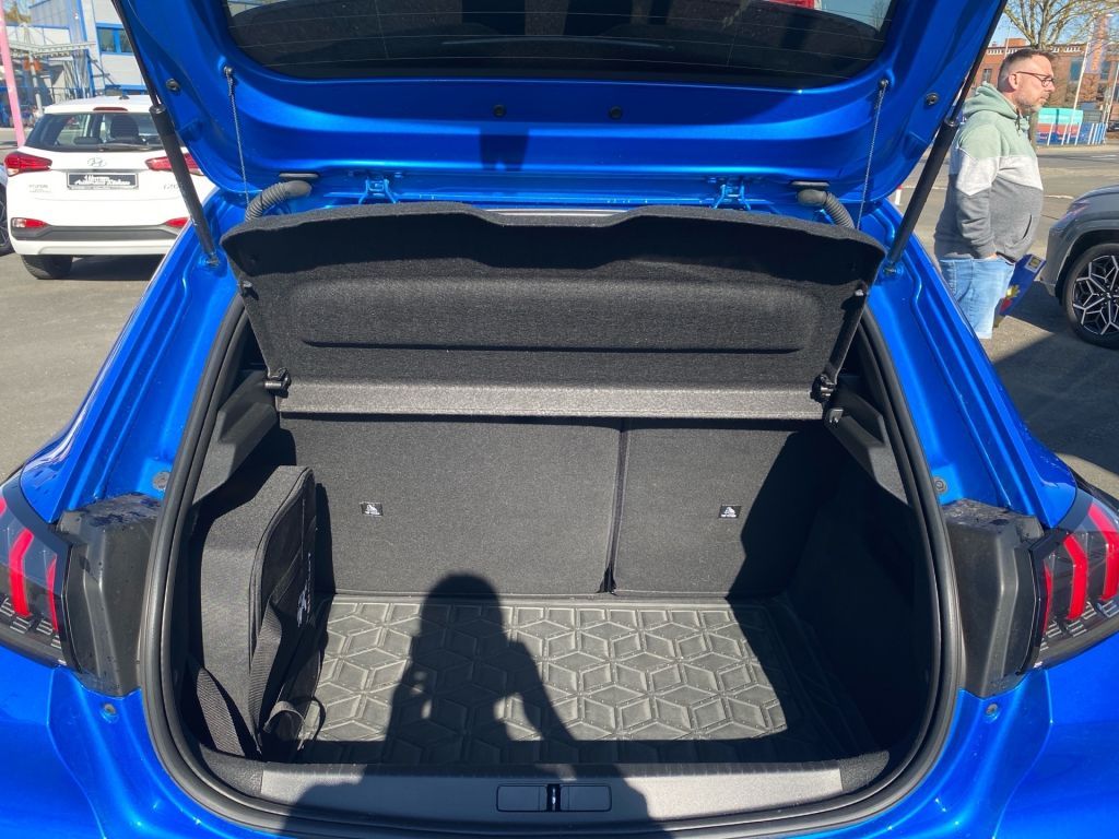 Fahrzeugabbildung Peugeot 208 Elektromotor 136 GT