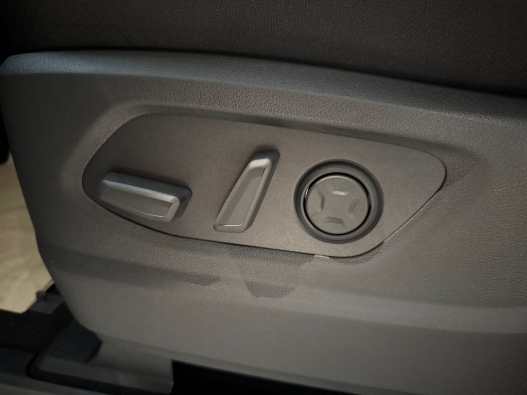 Fahrzeugabbildung Hyundai STARIA 1.6 T-GDI HEV Trend Parkp.+Easy Acces+18
