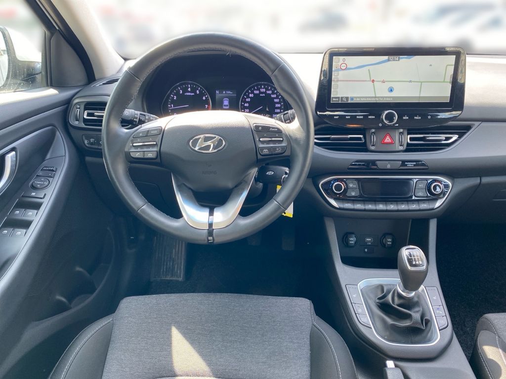 Fahrzeugabbildung Hyundai i30 1.5 T-GDI 48V-Hybrid Trend Navi