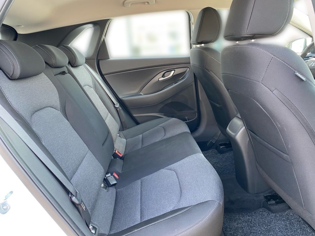Fahrzeugabbildung Hyundai i30 1.5 T-GDI 48V-Hybrid Trend Navi