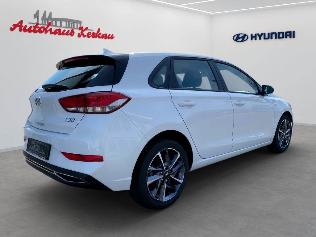 Fahrzeugabbildung Hyundai i30 1.5 T-GDI 48V-Hybrid Trend Navi