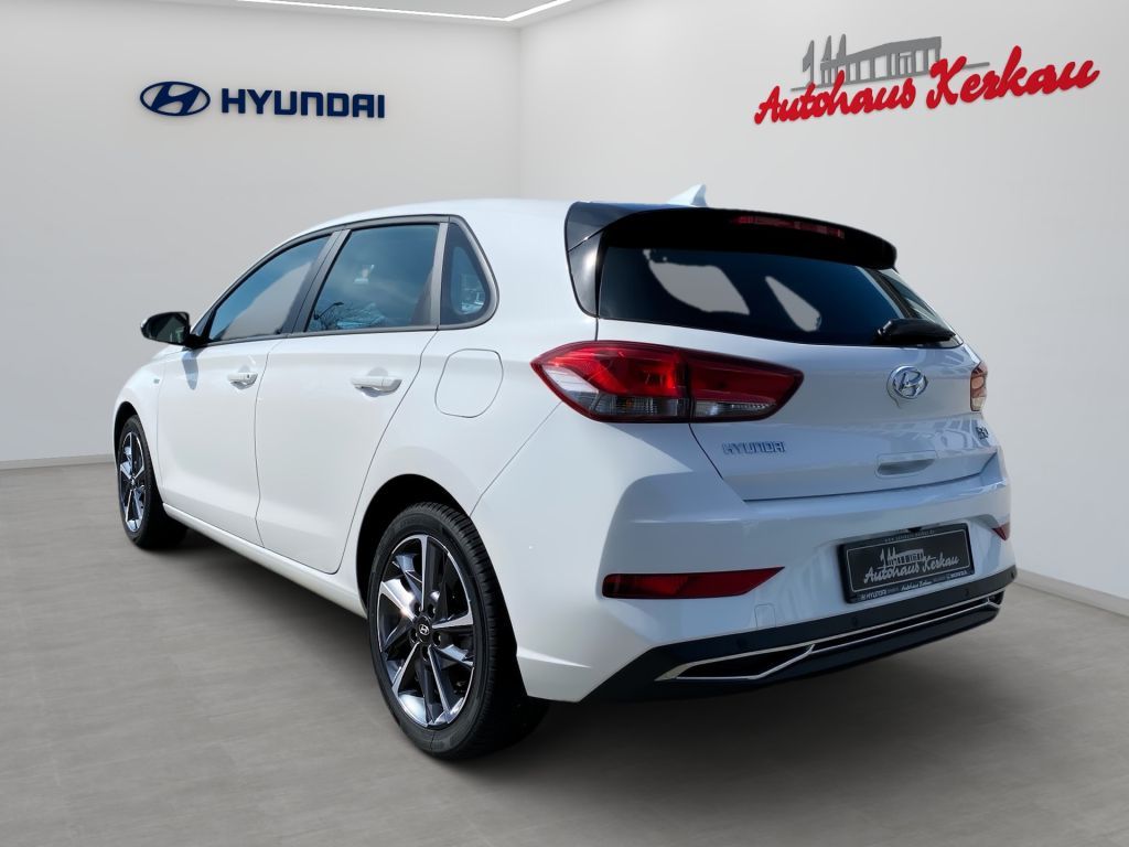 Fahrzeugabbildung Hyundai i30 1.5 T-GDI 48V-Hybrid Trend Navi