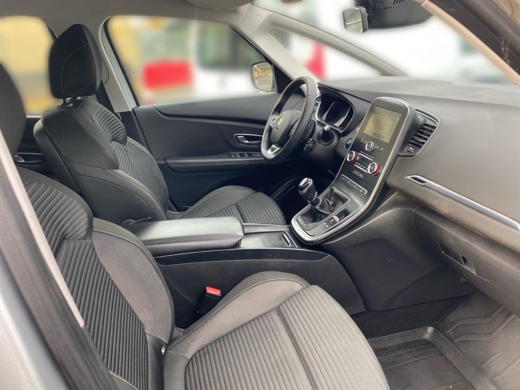 Fahrzeugabbildung Renault Grand Scenic BLUE dCi 120 BUSINESS EDITION