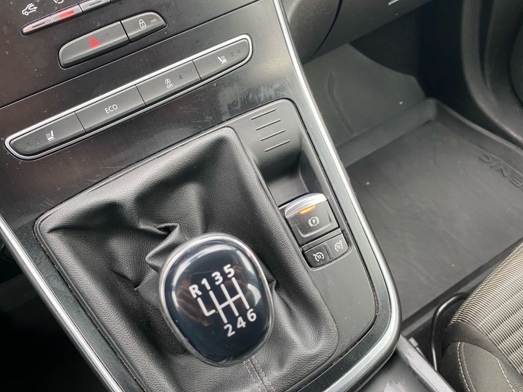 Fahrzeugabbildung Renault Grand Scenic BLUE dCi 120 BUSINESS EDITION