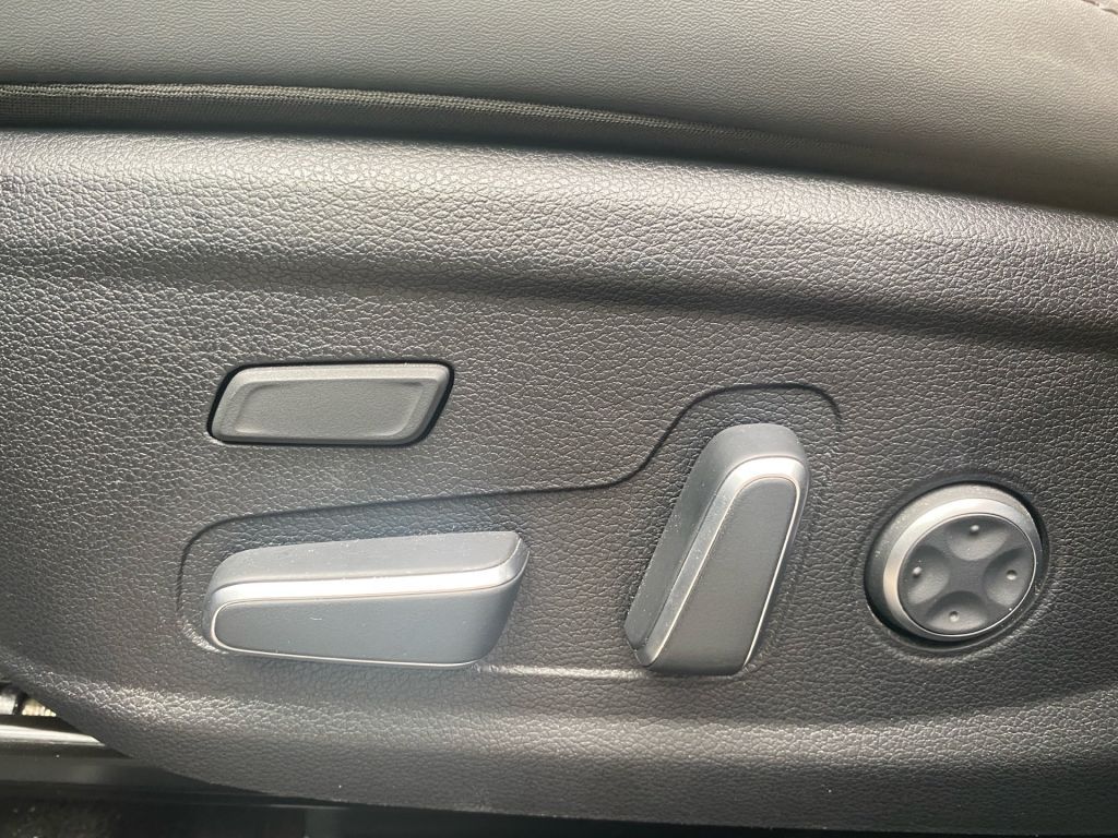 Fahrzeugabbildung Hyundai SANTA FE 1.6 Plugin-Hybrid 4WD Signature