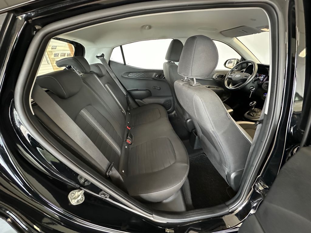 Fahrzeugabbildung Hyundai i10 1.2 Automatik Trend Ganzjahresreifen+Komfort