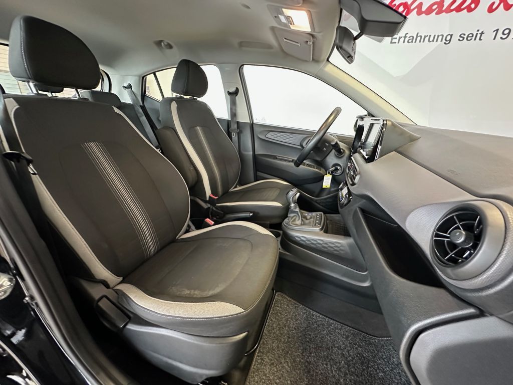 Fahrzeugabbildung Hyundai i10 1.2 Automatik Trend Ganzjahresreifen+Komfort