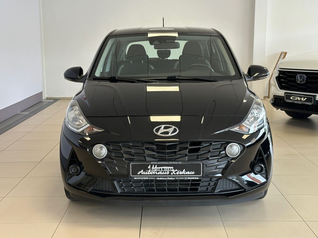 Fahrzeugabbildung Hyundai i10 1.2 Automatik Trend Ganzjahresreifen+Komfort