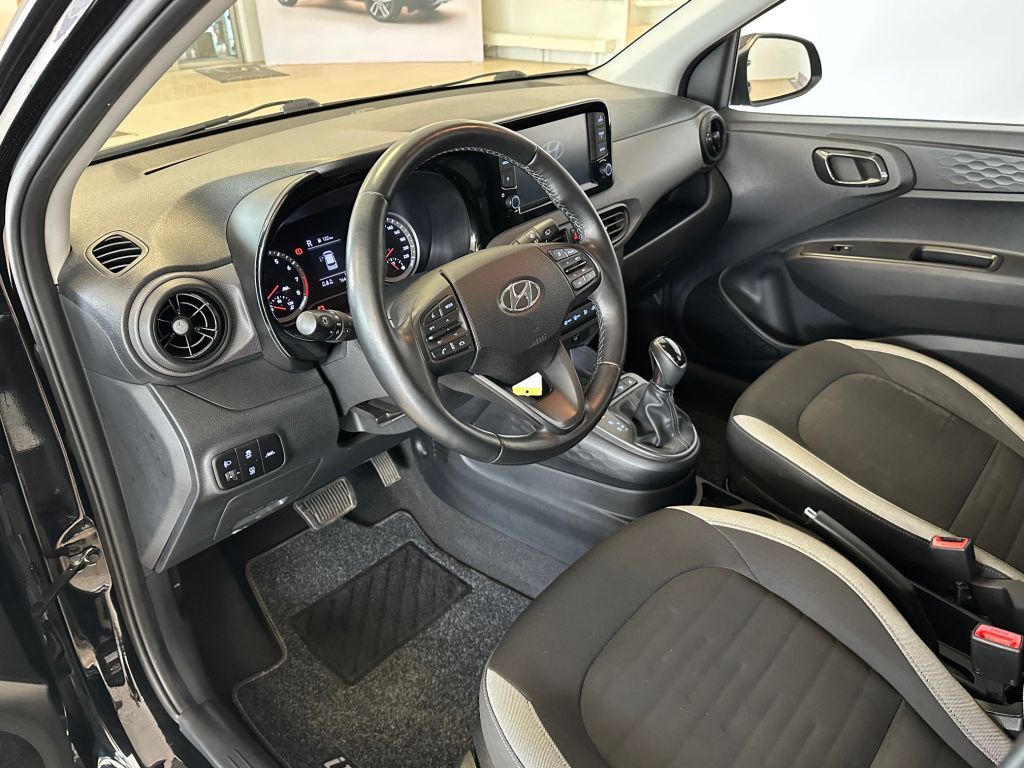 Fahrzeugabbildung Hyundai i10 1.2 Automatik Trend Ganzjahresreifen+Komfort