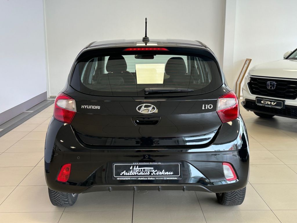 Fahrzeugabbildung Hyundai i10 1.2 Automatik Trend Ganzjahresreifen+Komfort