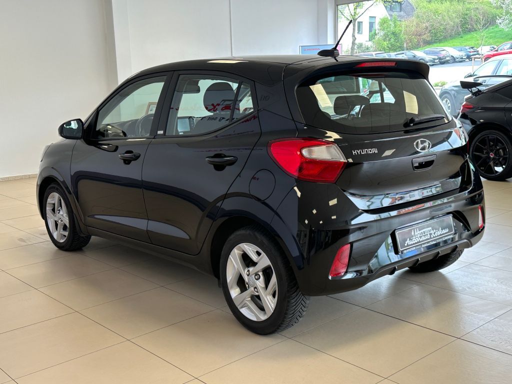 Fahrzeugabbildung Hyundai i10 1.2 Automatik Trend Ganzjahresreifen+Komfort