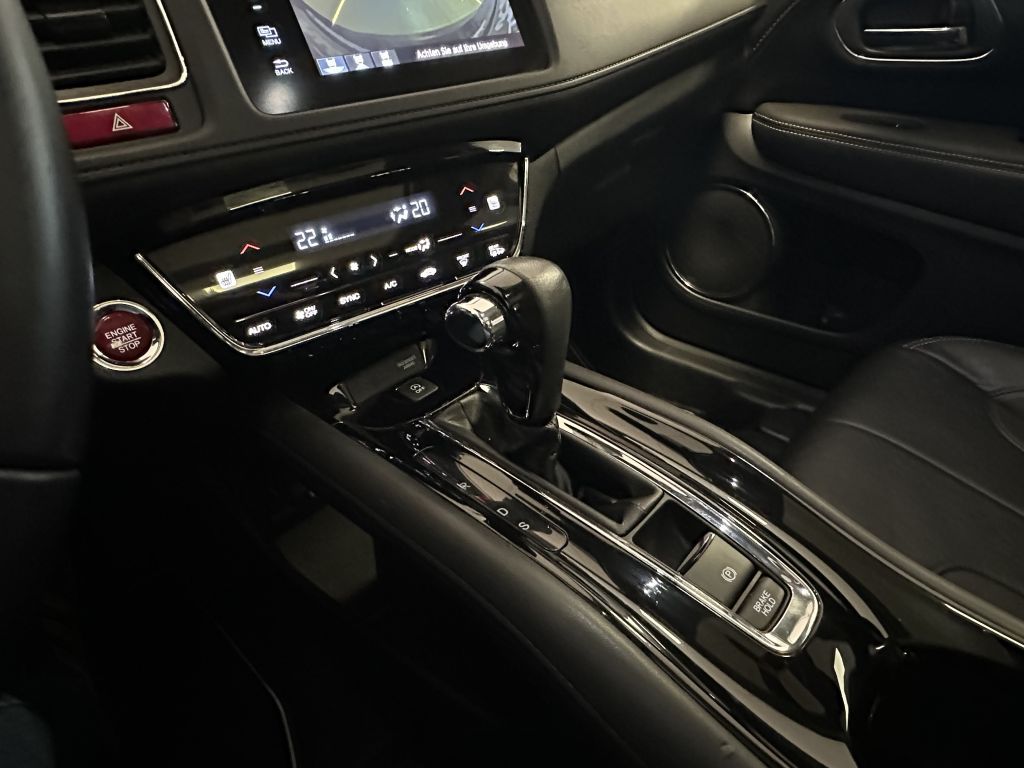 Fahrzeugabbildung Honda HR-V 1.5 i-VTEC CVT Executive + Black Edition +