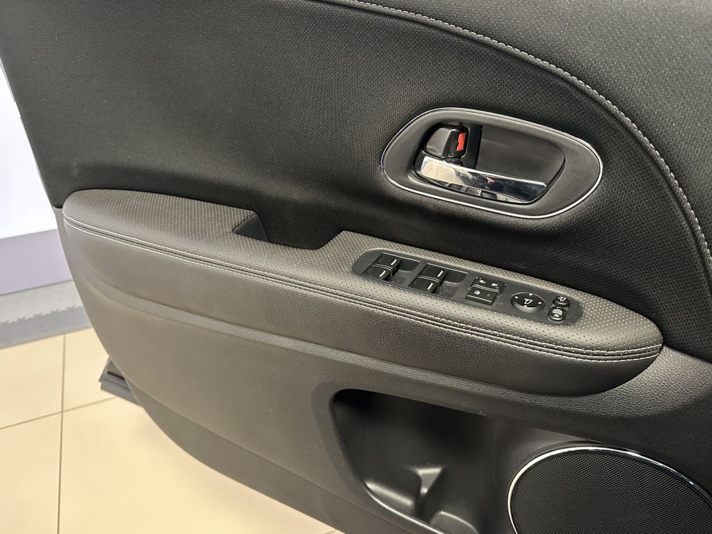 Fahrzeugabbildung Honda HR-V 1.5 i-VTEC CVT Executive + Black Edition +