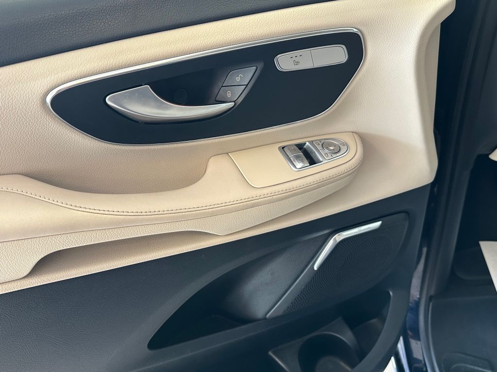 Fahrzeugabbildung Mercedes-Benz V 220 d lang+ Avantgarde Edition+360°+LED+6Sitze