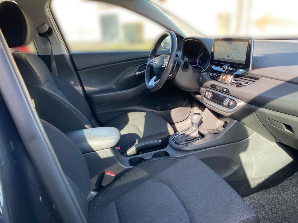 Fahrzeugabbildung Hyundai i30 1.5 T-GDI 48V-Hybrid EDITION 30+