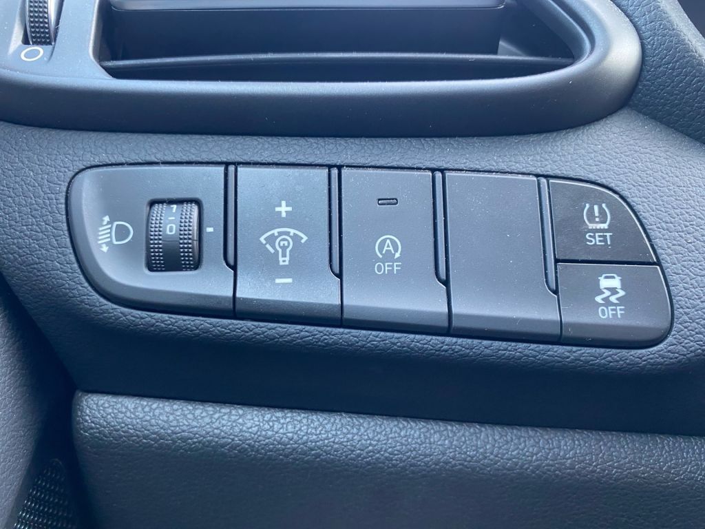Fahrzeugabbildung Hyundai i30 1.5 T-GDI 48V-Hybrid EDITION 30+